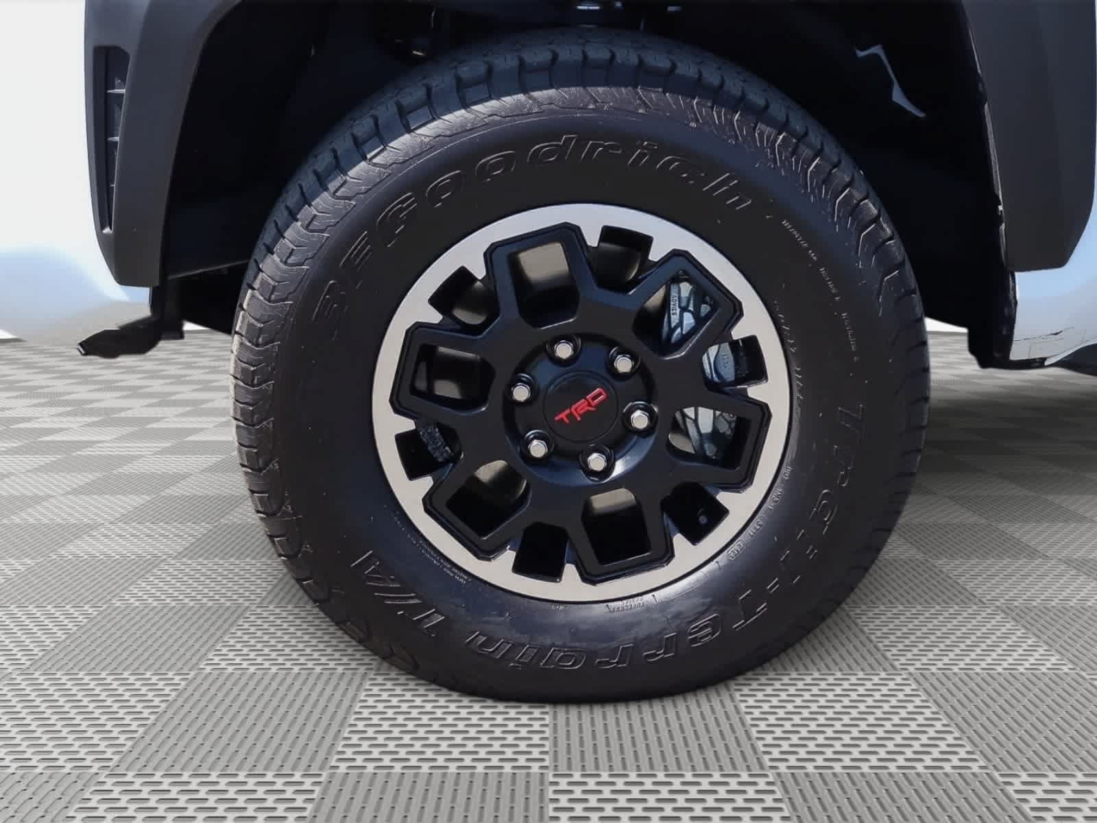 Used 2025 Toyota Tacoma TRD Off-Road AWD/4WD image 14