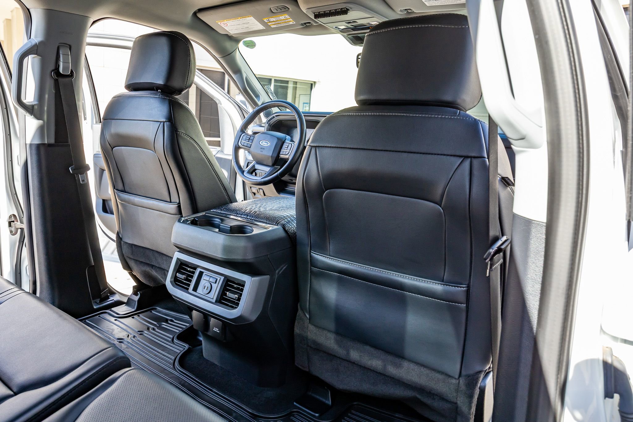 Used 2023 Ford F350 Lariat w/ Lariat Ultimate Package image 31