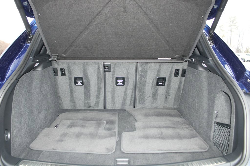 Used 2022 Porsche Macan image 36