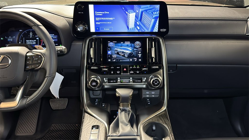 New 2025 Lexus LX 600 4WD w/ Luxury Package image 15