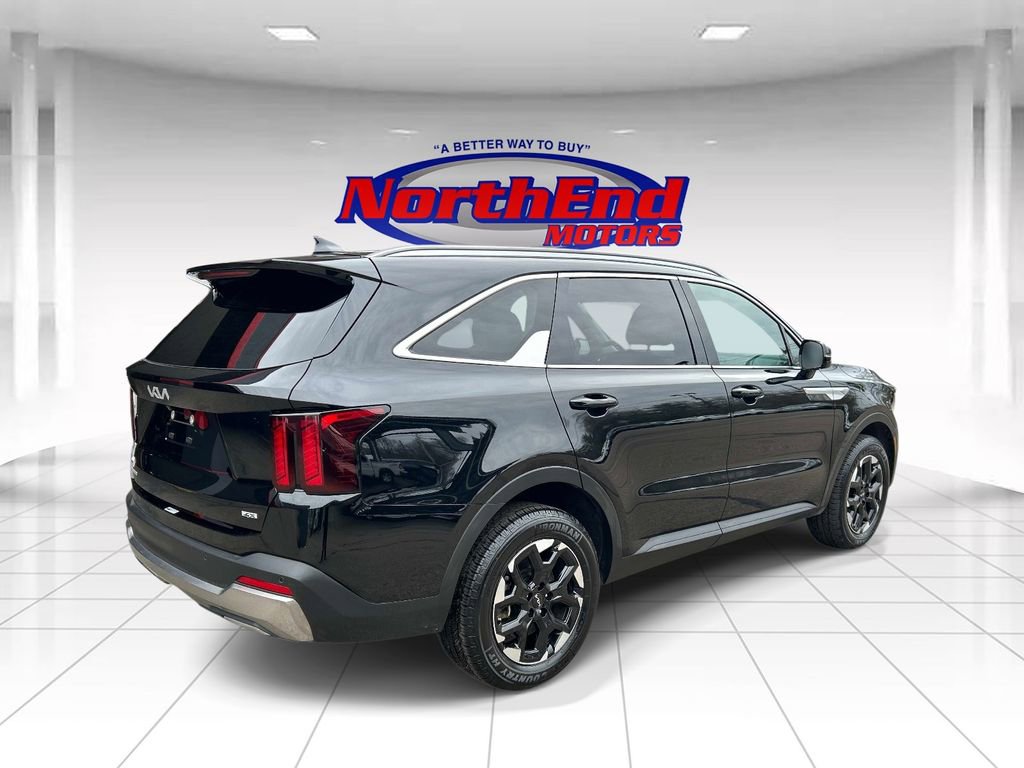 Used 2024 Kia Sorento S image 3