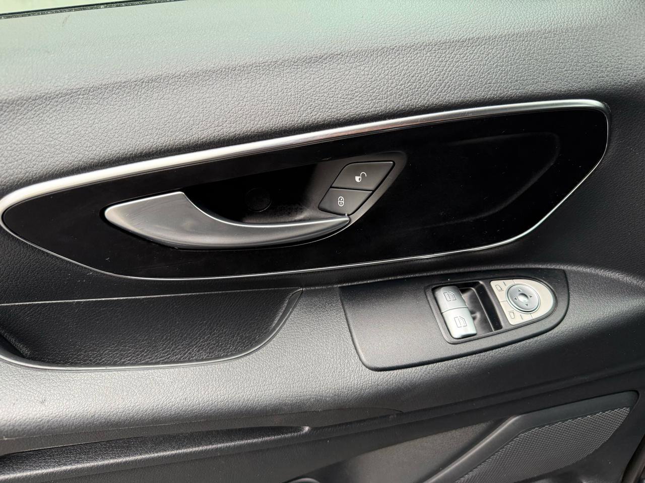 Used 2016 Mercedes-Benz Metris Passenger image 33