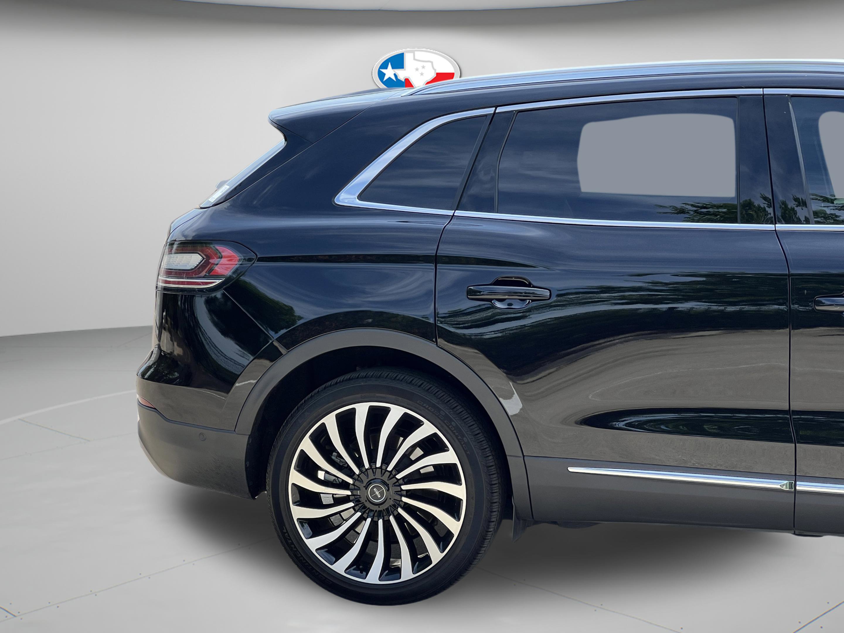 Certified 2023 Lincoln Nautilus Black Label w/ Cargo Utility Package AWD/4WD image 33