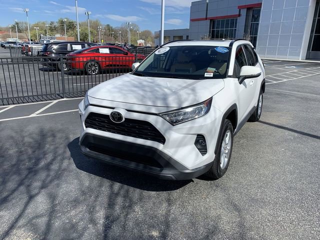 Used 2019 Toyota RAV4 XLE w/ Convenience Package image 4