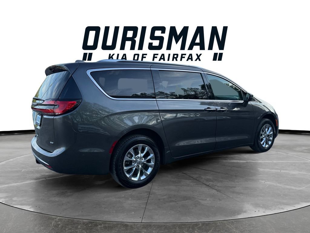 Used 2021 Chrysler Pacifica Touring-L w/ Premium & Safety Sphere Group image 6