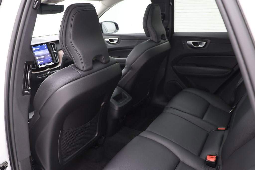 Used 2024 Volvo XC60 B5 Plus w/ Protection Package Premier image 10