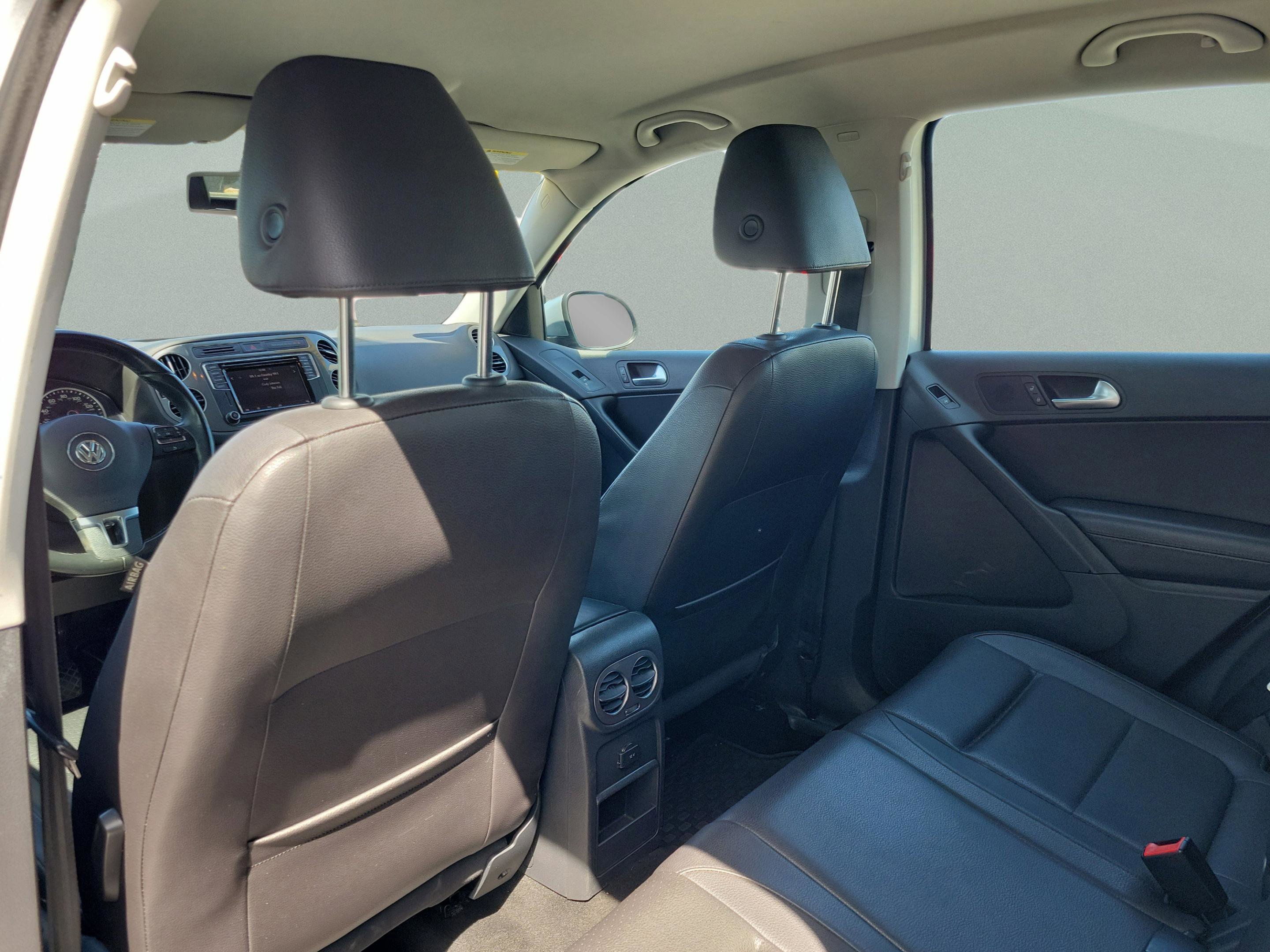 Used 2017 Volkswagen Tiguan S image 22