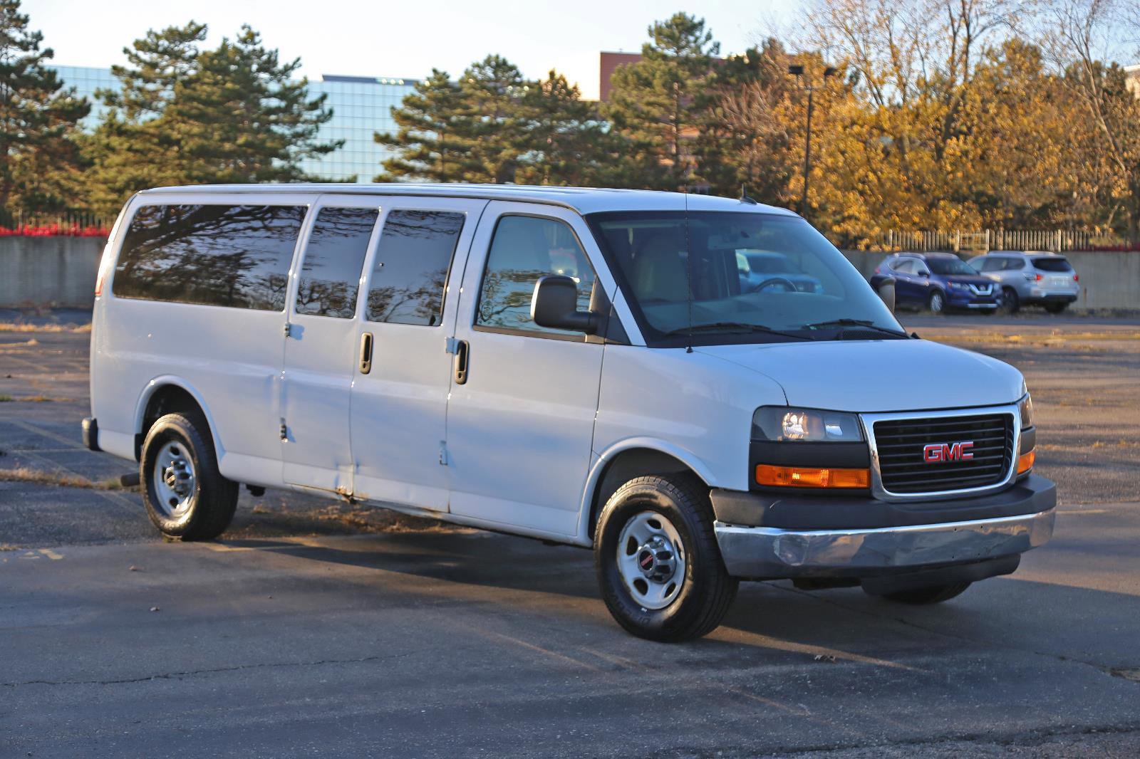Used 2014 GMC Savana 3500 LS w/ Chrome Appearance Package