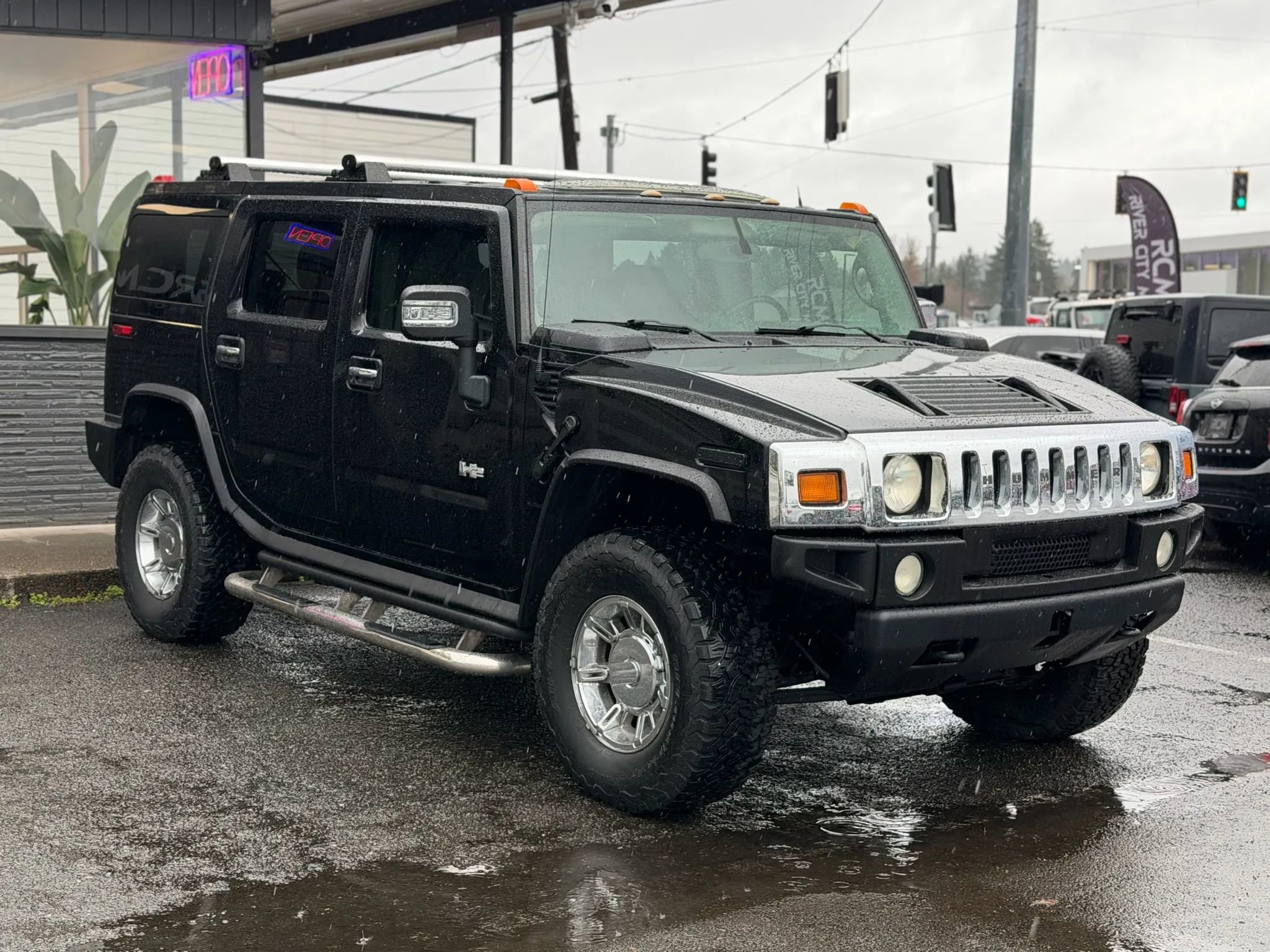 Used 2004 HUMMER H2 w/ Preferred Equipment Group image 3