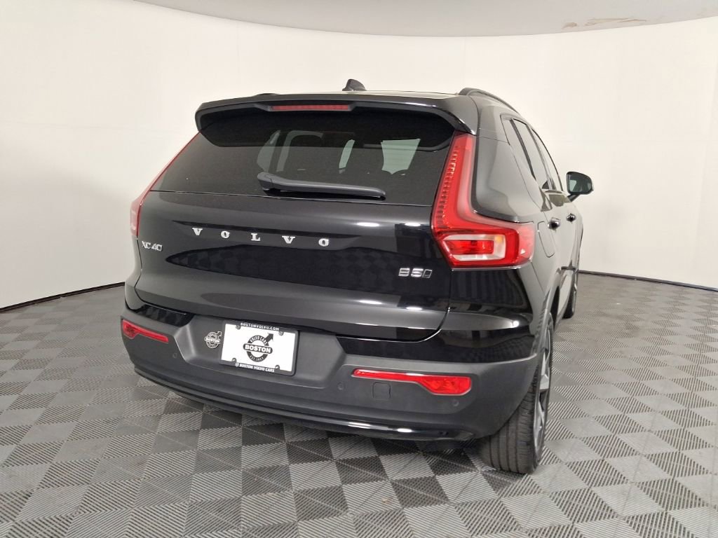 Certified 2025 Volvo XC40 B5 Plus AWD/4WD image 10