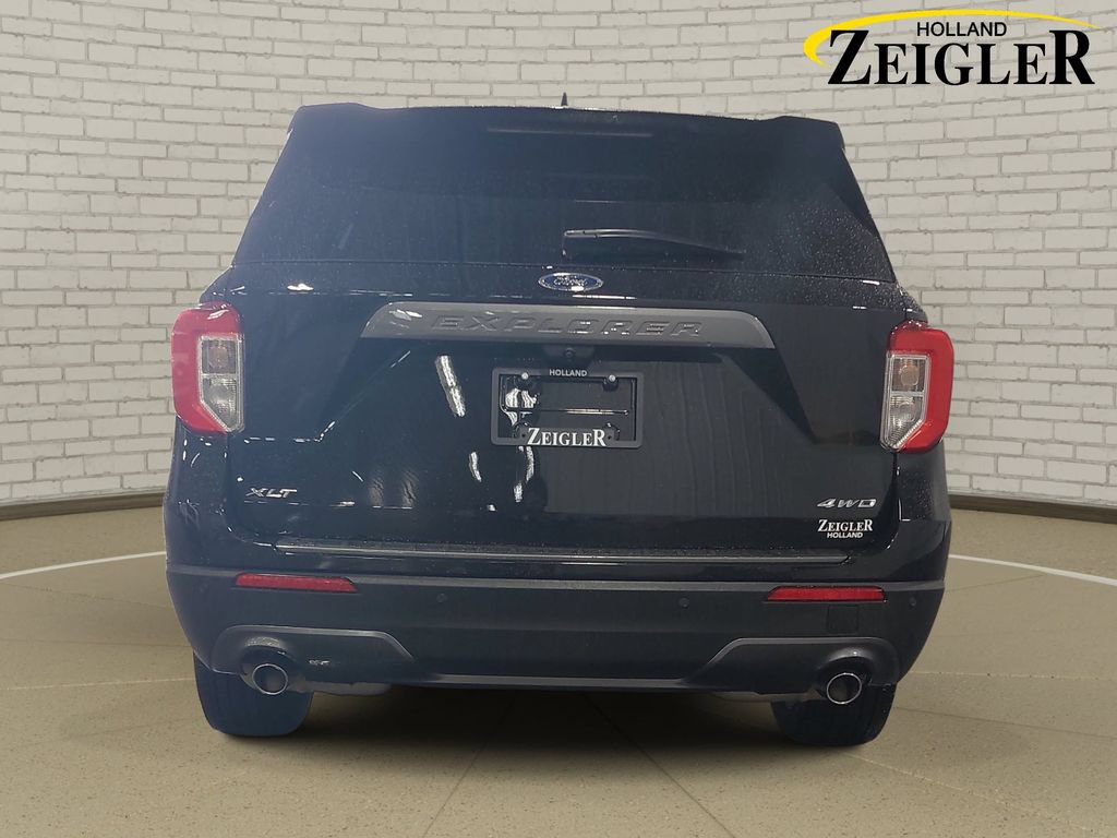 Used 2022 Ford Explorer XLT w/ Equipment Group 202A AWD/4WD image 6