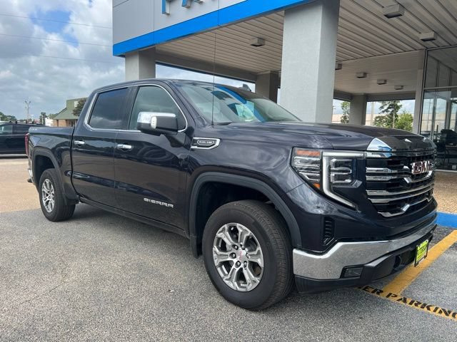 Used 2025 GMC Sierra 1500 SLT AWD/4WD image 4