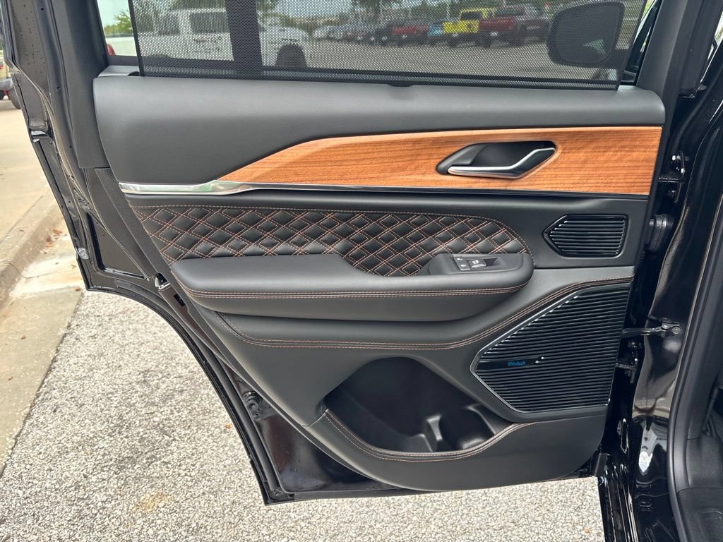 New 2027 Jeep Grand Cherokee Summit AWD/4WD image 16