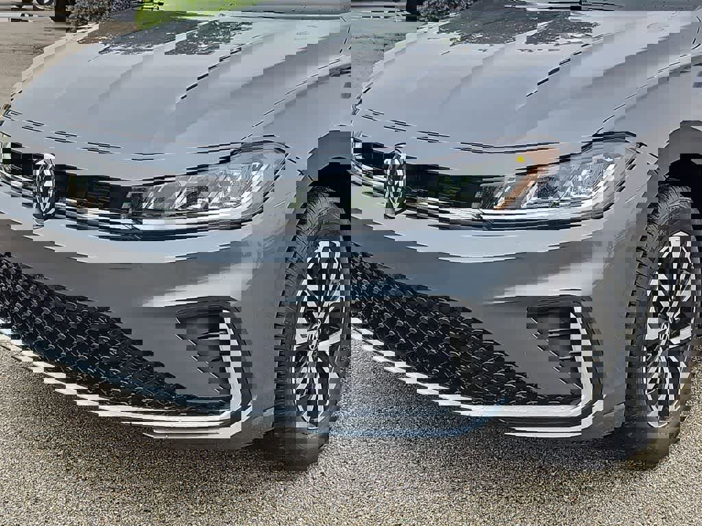 Used 2025 Volkswagen Jetta S image 11