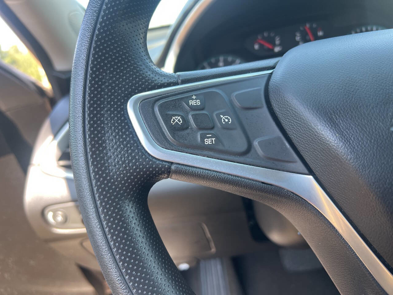 Used 2022 Chevrolet Malibu LT FWD image 12