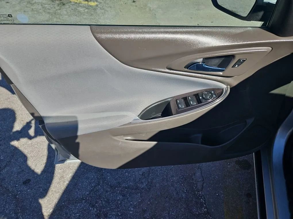 Used 2018 Chevrolet Malibu LT w/ Sport Package image 11