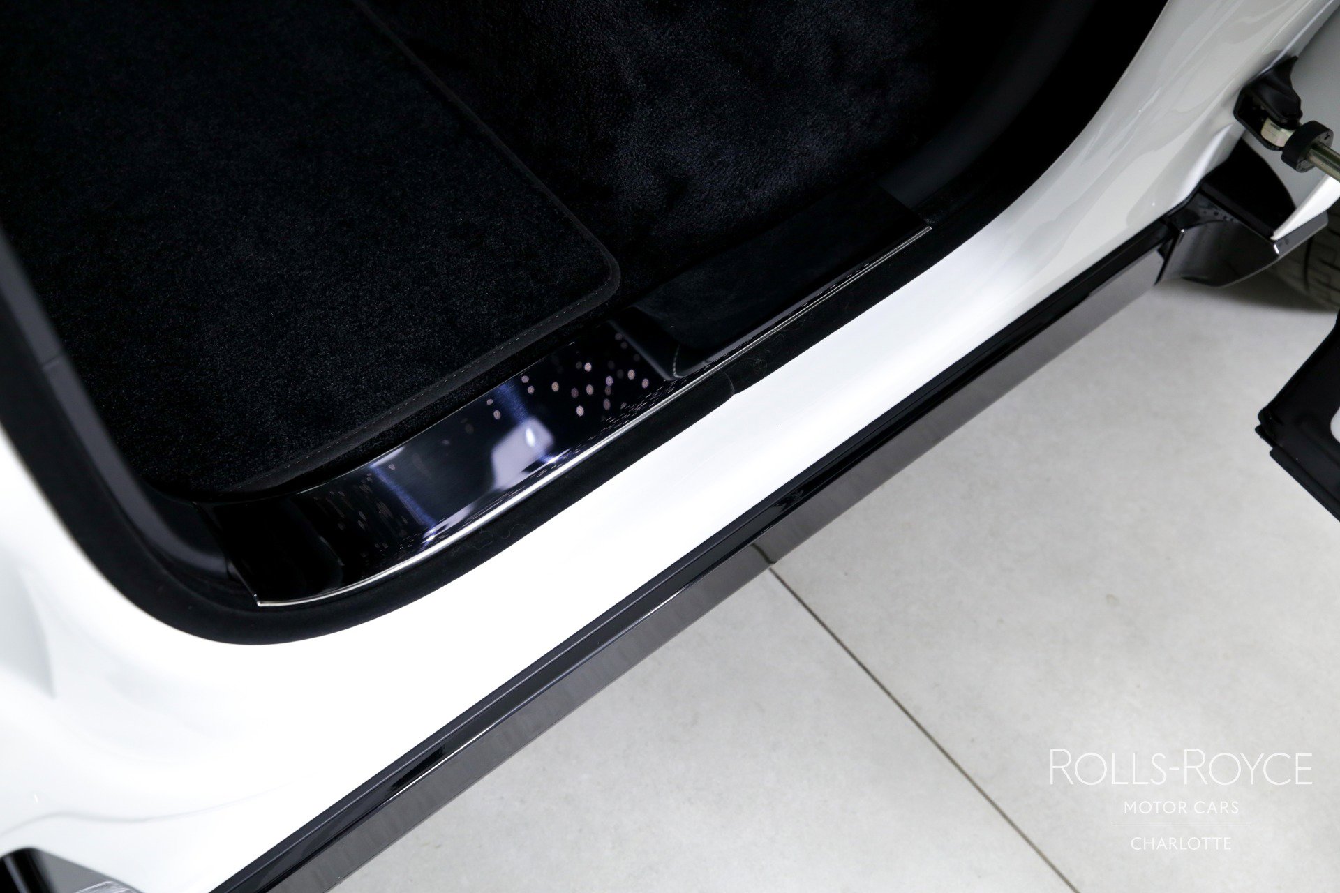 Certified 2025 Rolls-Royce Cullinan image 22