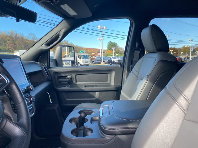 New 2026 RAM 5500 Tradesman w/ Chrome Appearance Group AWD/4WD image 32