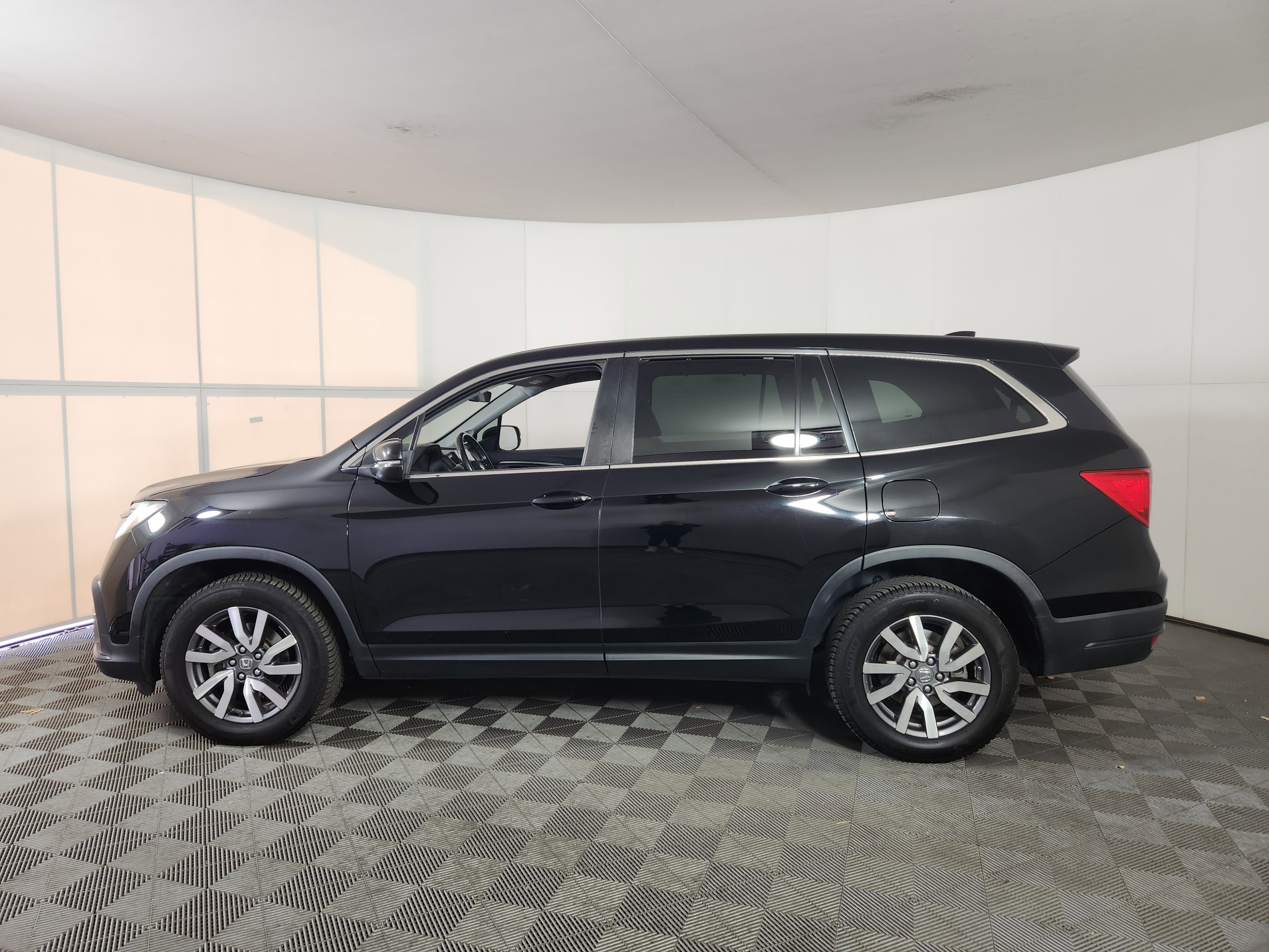 Used 2019 Honda Pilot EX-L image 4