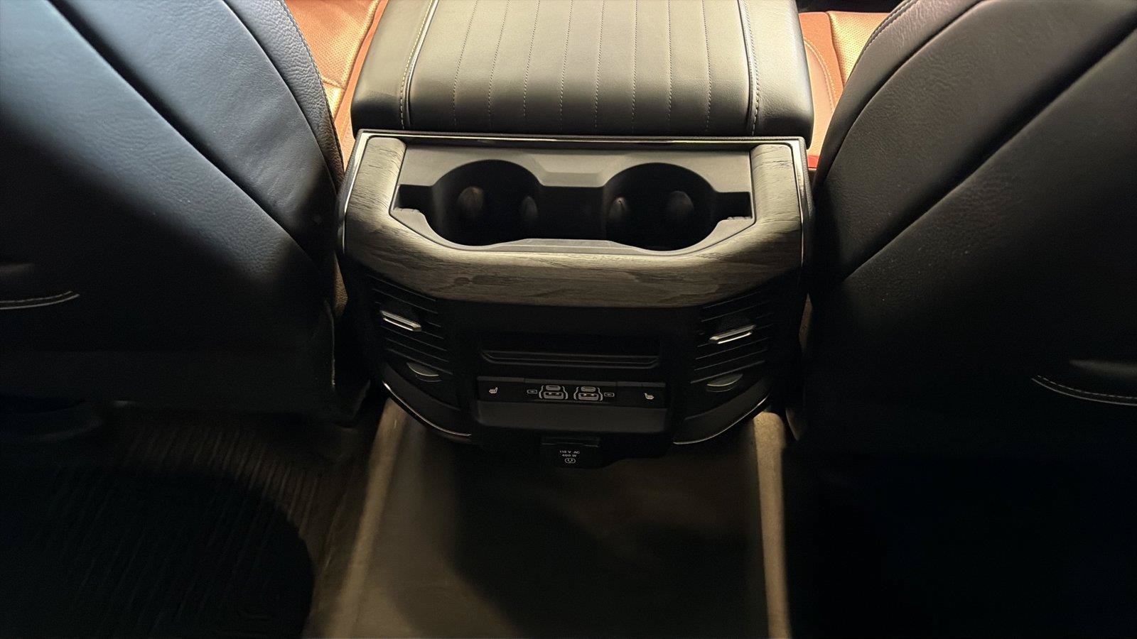 Used 2025 RAM 3500 Limited AWD/4WD image 25