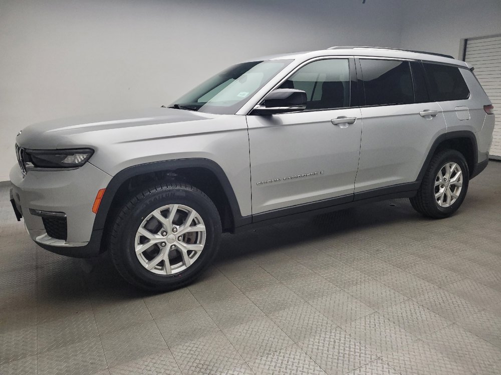 Used 2023 Jeep Grand Cherokee L Limited AWD/4WD image 2