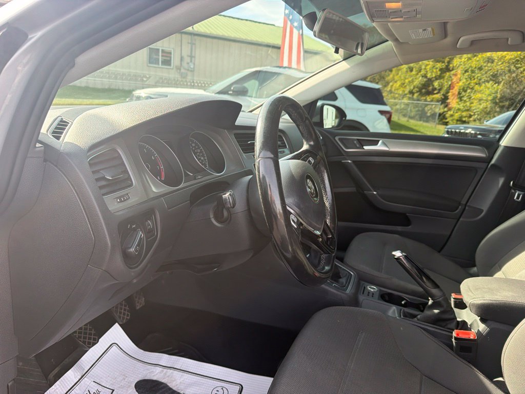 Used 2016 Volkswagen Golf S FWD image 12