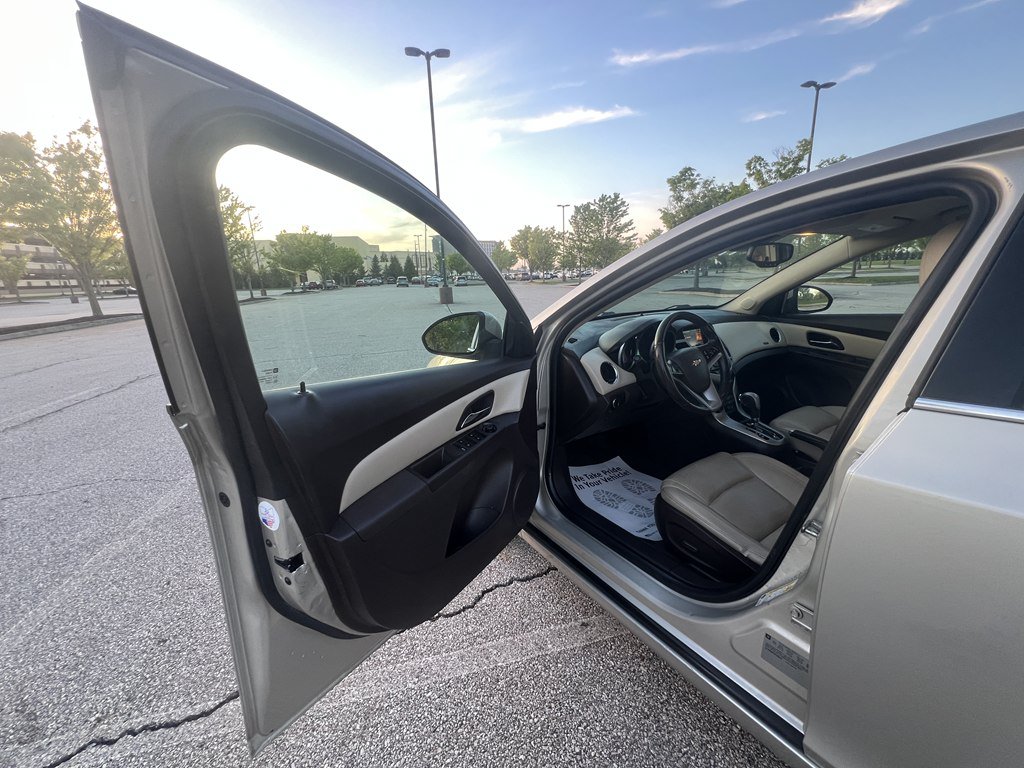 Used 2013 Chevrolet Cruze LT FWD image 16