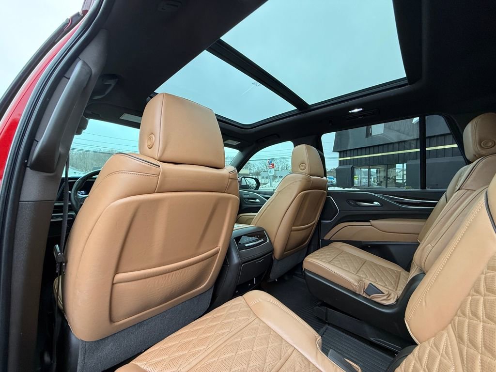 Used 2021 Cadillac Escalade Premium Luxury image 17