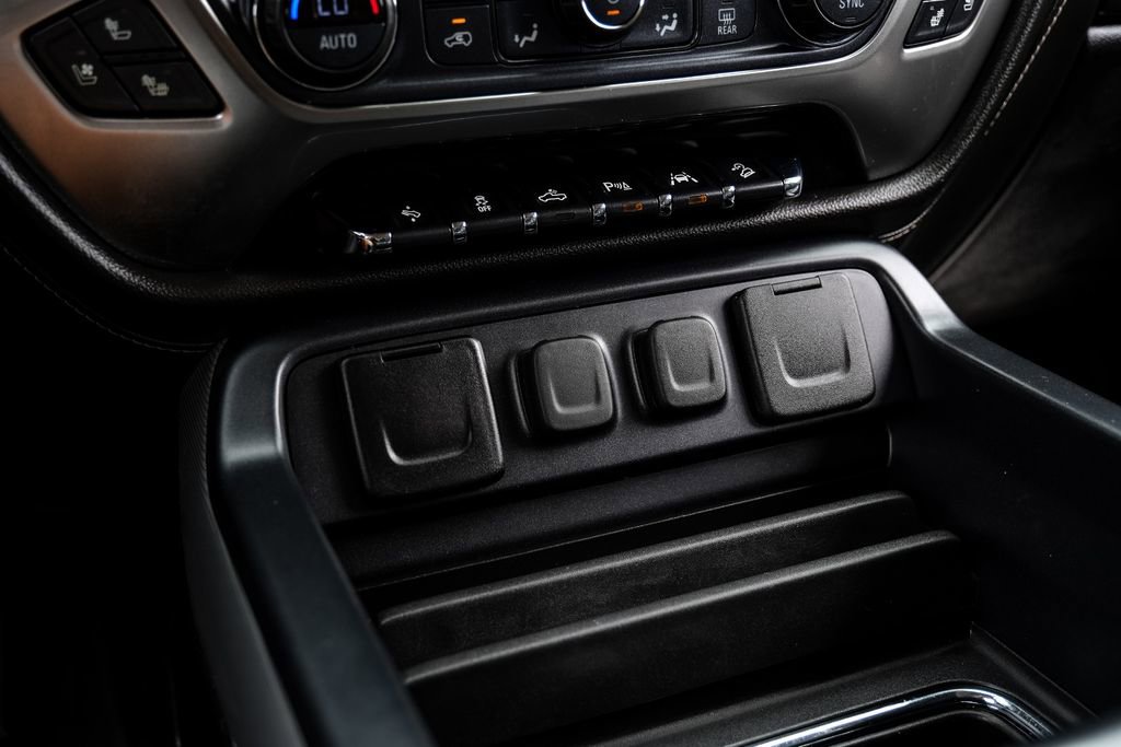 Used 2018 Chevrolet Silverado 1500 LTZ Z71 w/ LTZ Plus Package AWD/4WD image 24