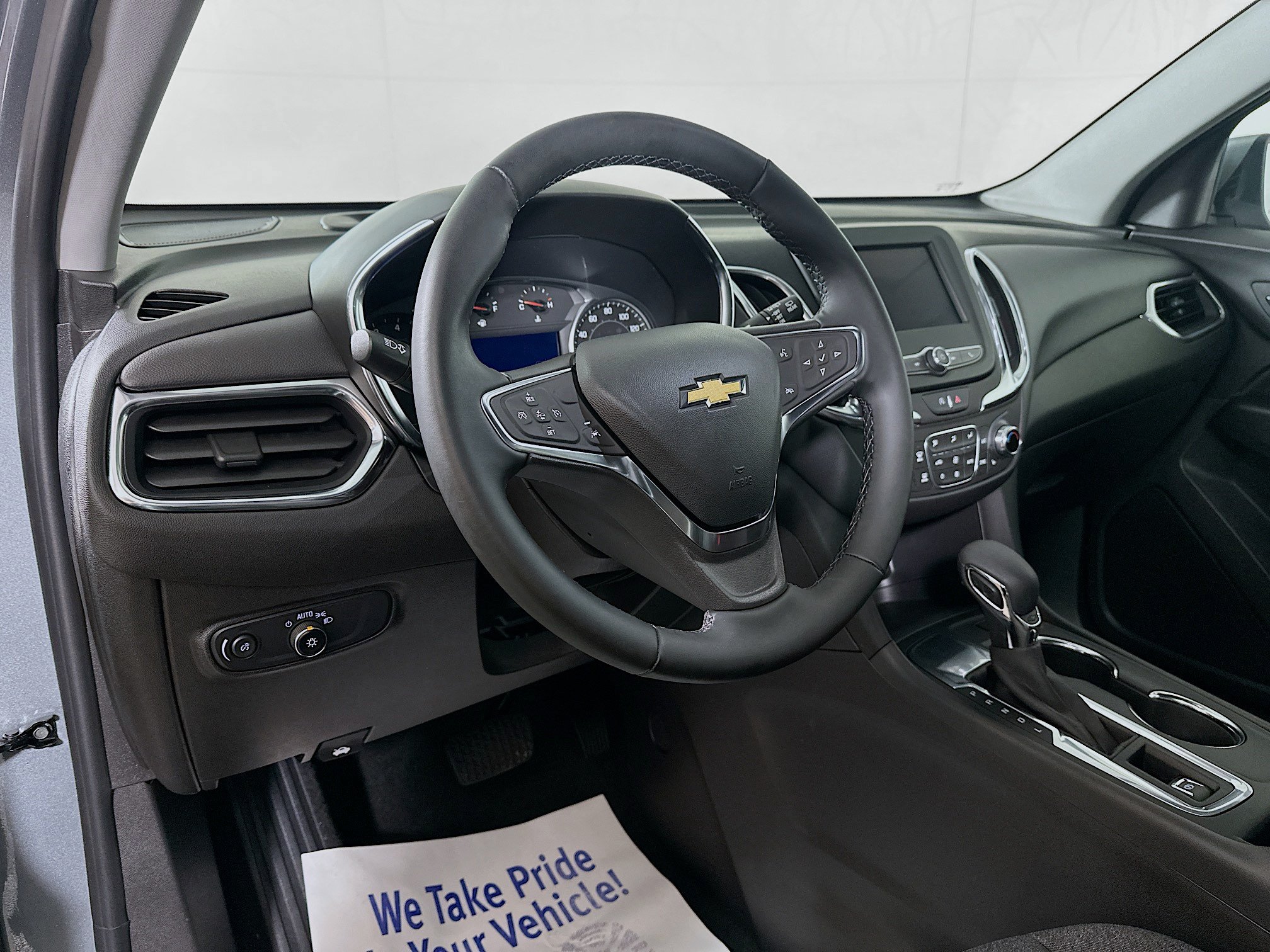 Used 2024 Chevrolet Equinox LT w/ LPO, Floor Liner Package FWD image 9
