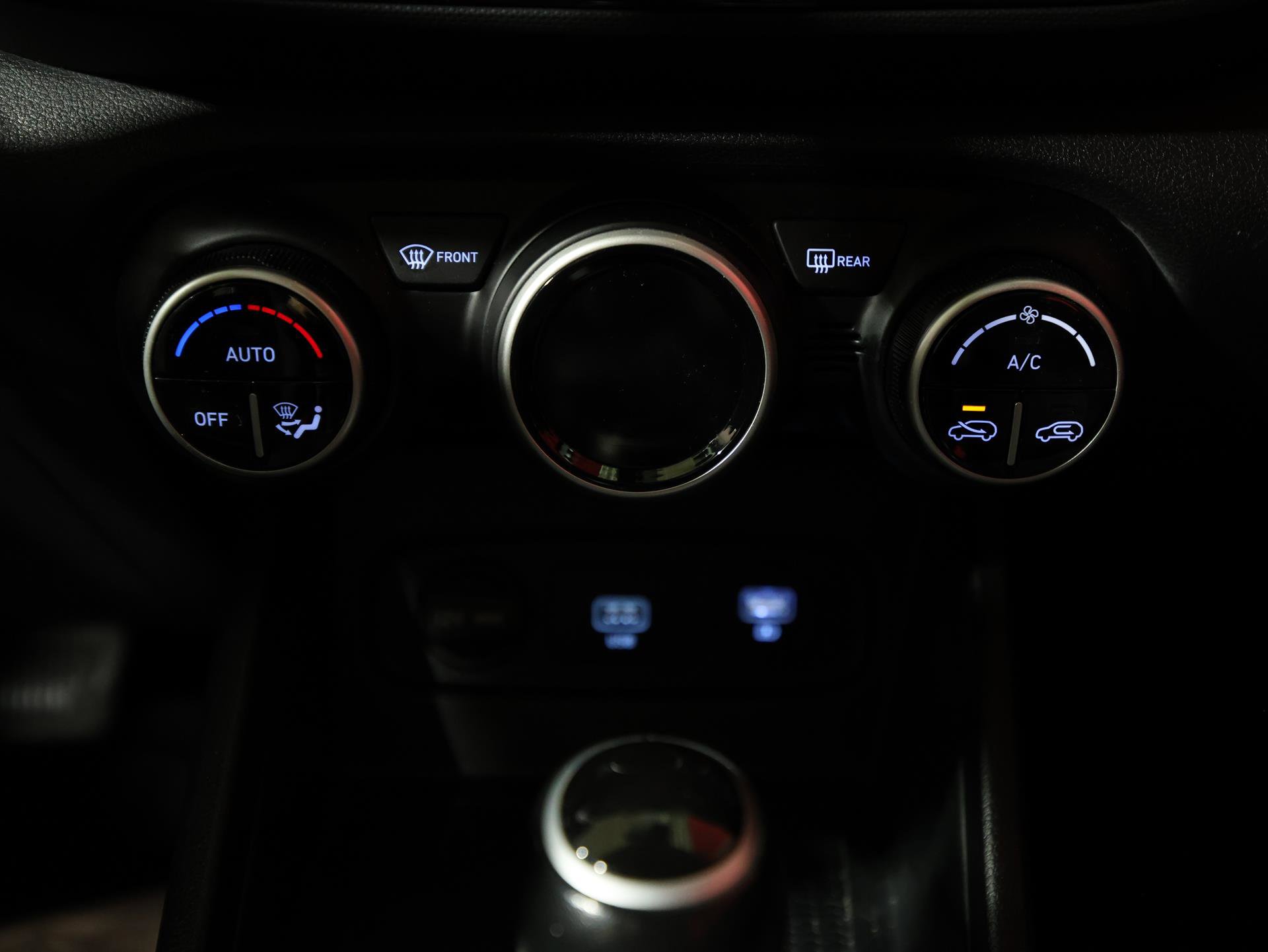 Used 2020 Hyundai Venue SEL w/ Convenience Package image 20