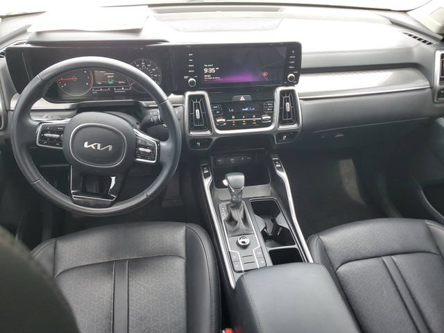 Certified 2023 Kia Sorento S FWD image 11