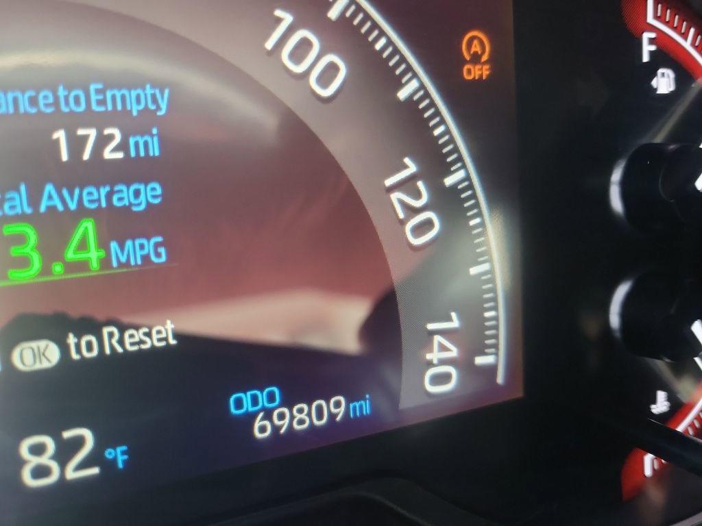 Used 2024 Toyota RAV4 LE FWD image 21