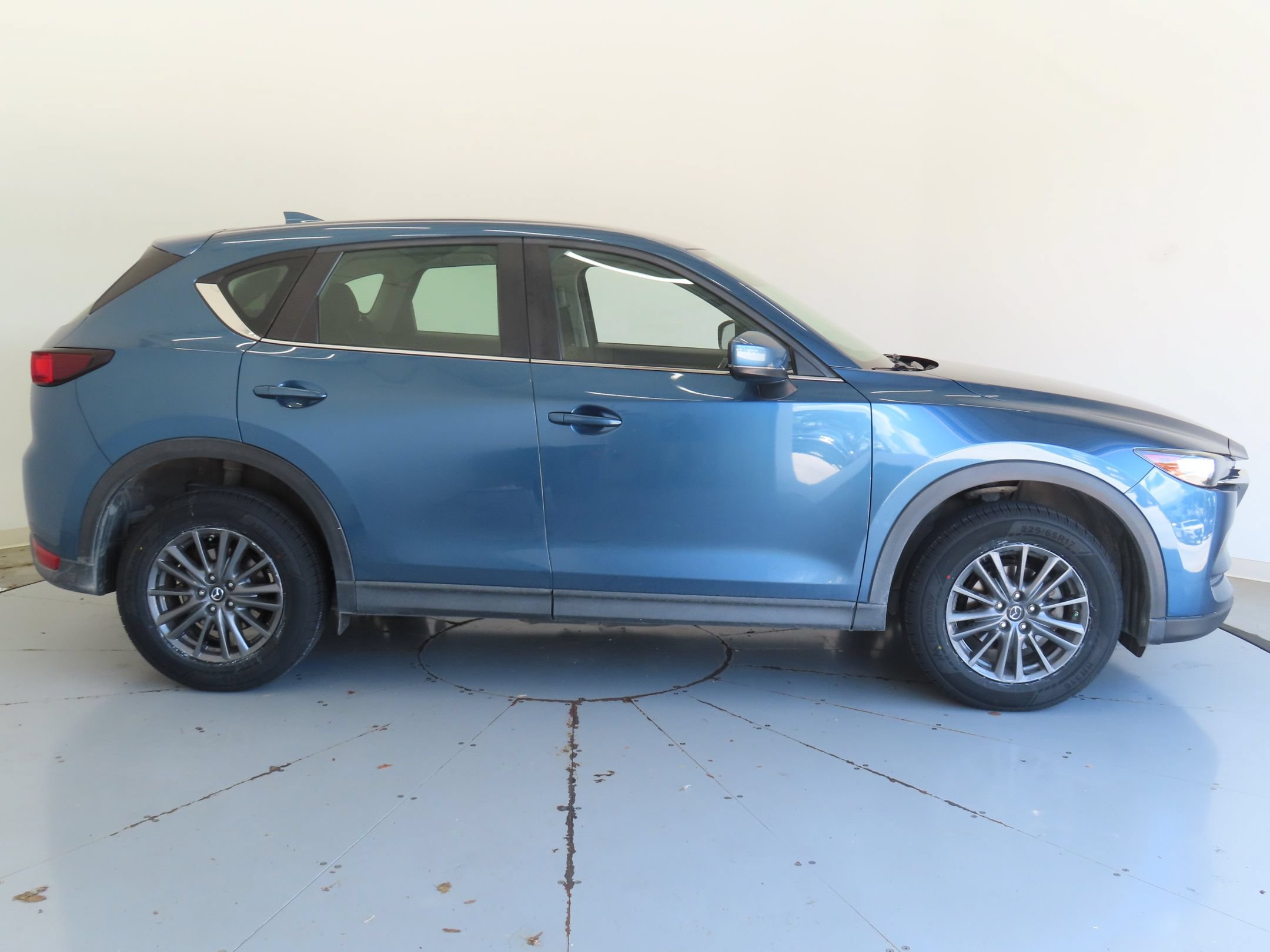 Used 2019 MAZDA CX-5 Sport FWD image 2