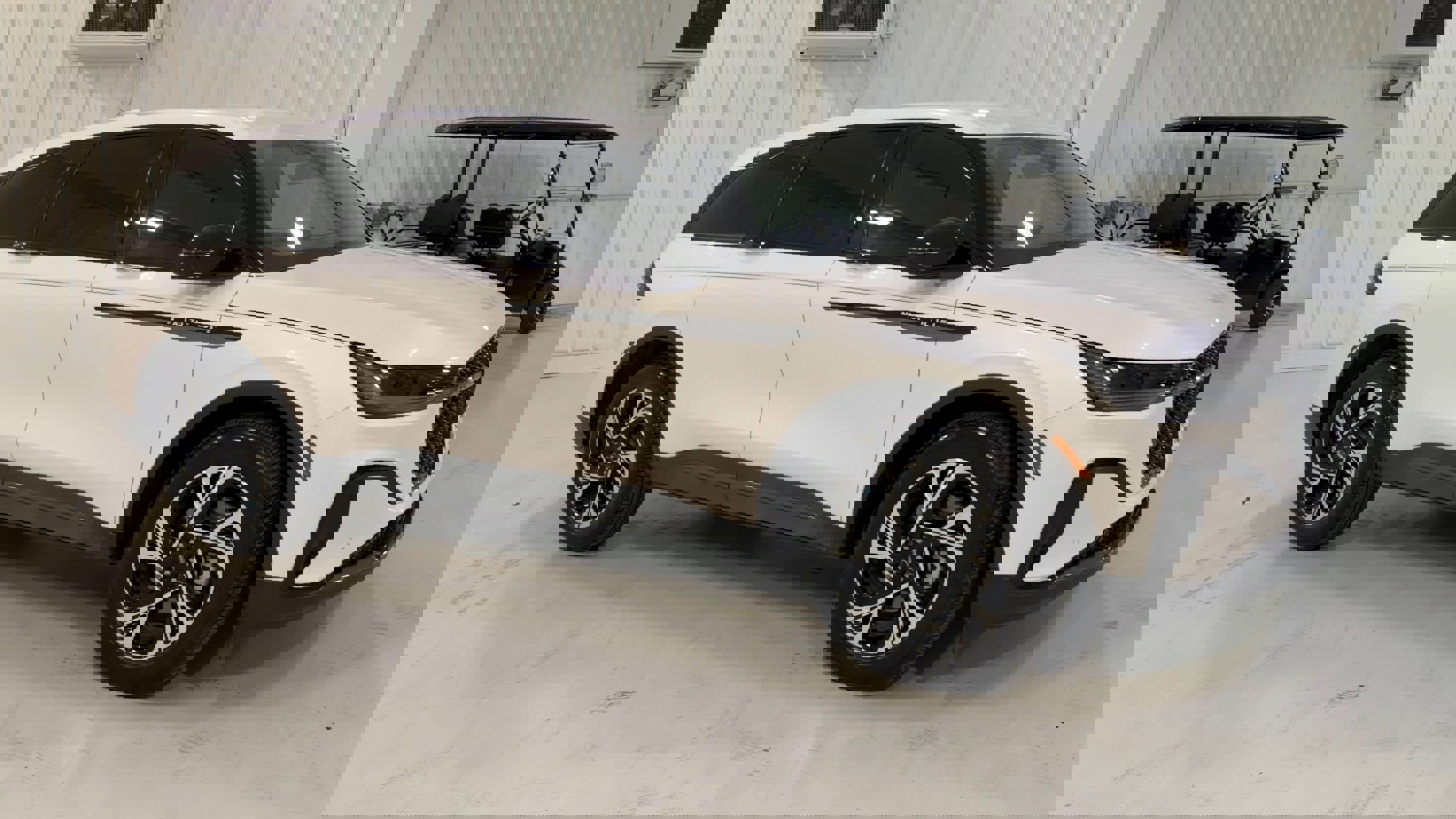 Used 2025 Lincoln Nautilus Premier w/ Jet Appearance Package image 3