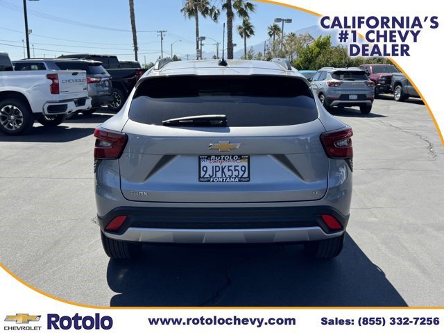 Certified 2024 Chevrolet Trax LT w/ Driver Confidence Package image 5