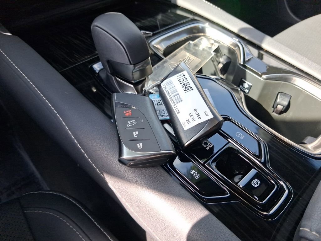 Used 2025 Lexus RX 350 FWD w/ Technology Package image 23