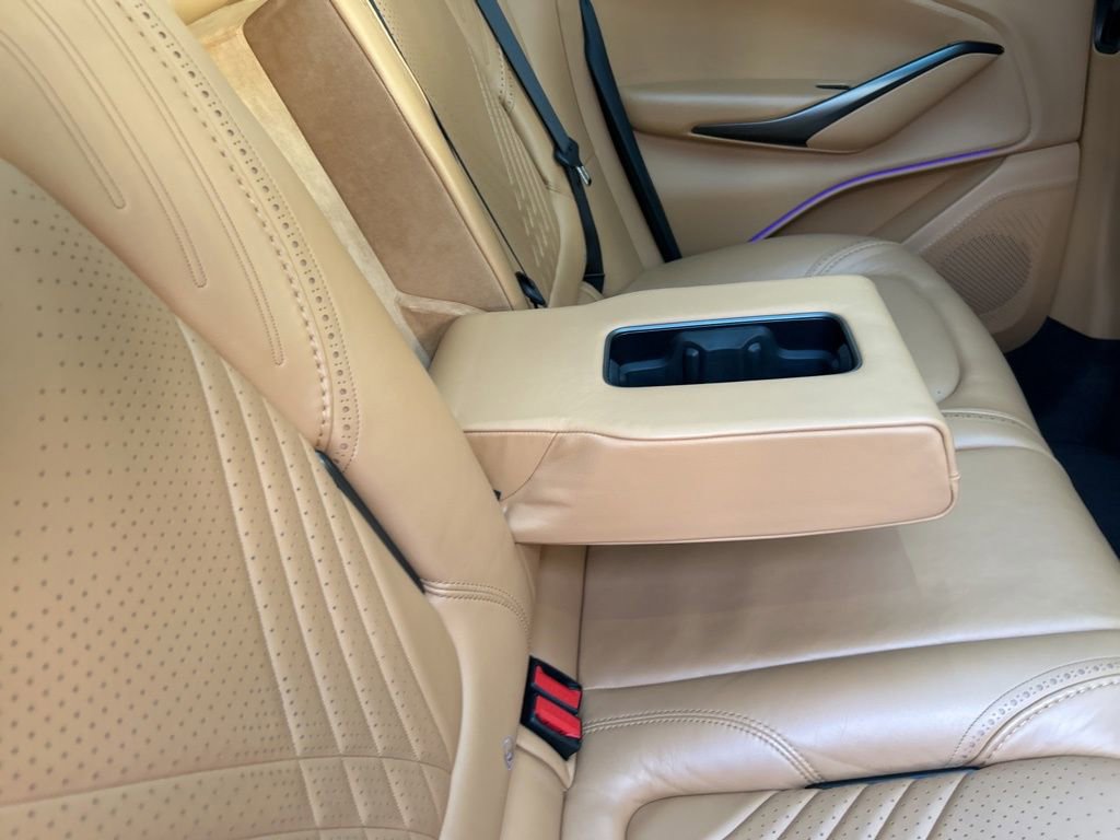 Used 2021 Aston Martin DBX image 37