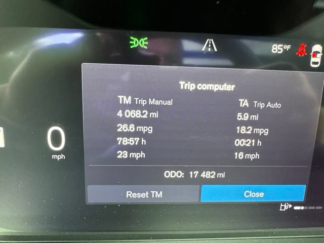 Used 2024 Volvo XC40 B5 Core AWD/4WD image 16