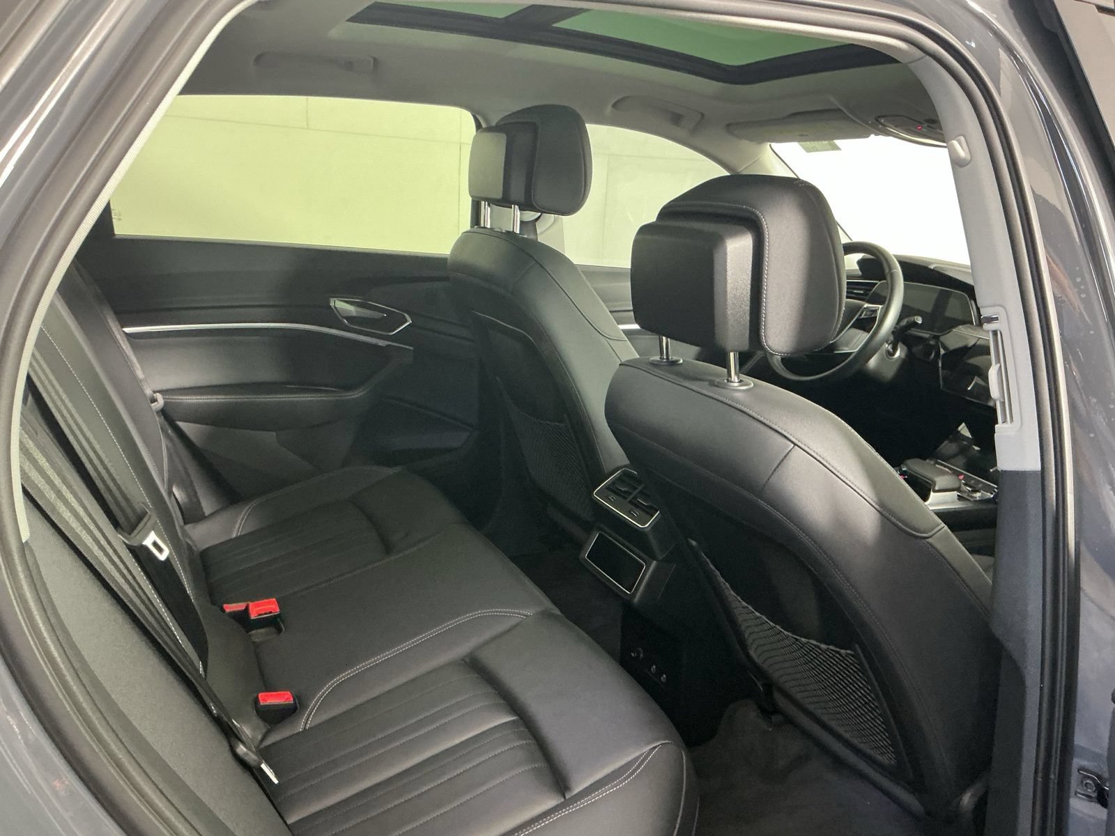 Used 2024 Audi Q8 e-tron Premium Plus AWD/4WD image 19