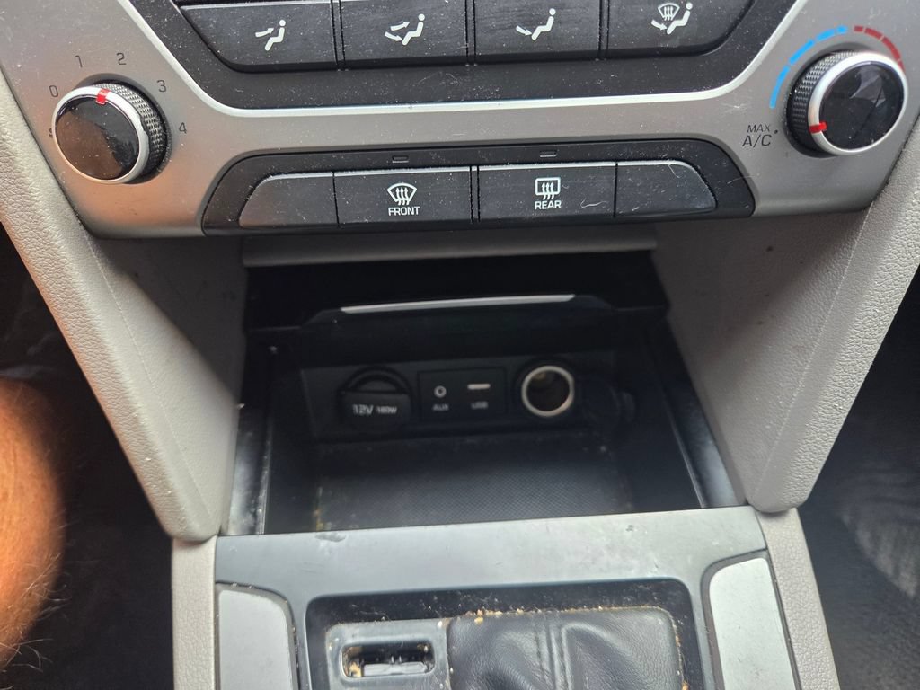 Used 2017 Hyundai Elantra SE FWD image 19