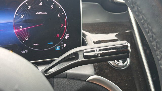 Used 2024 Mercedes-Benz GLC 300 image 23