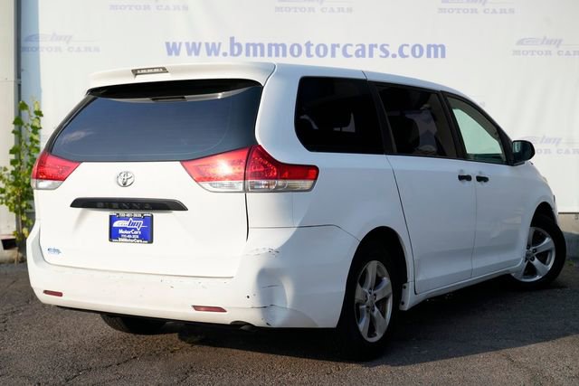 Used 2011 Toyota Sienna image 3