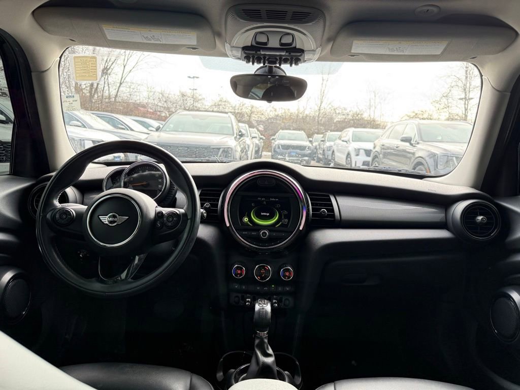 Used 2017 MINI Cooper 4-Door Hardtop image 19
