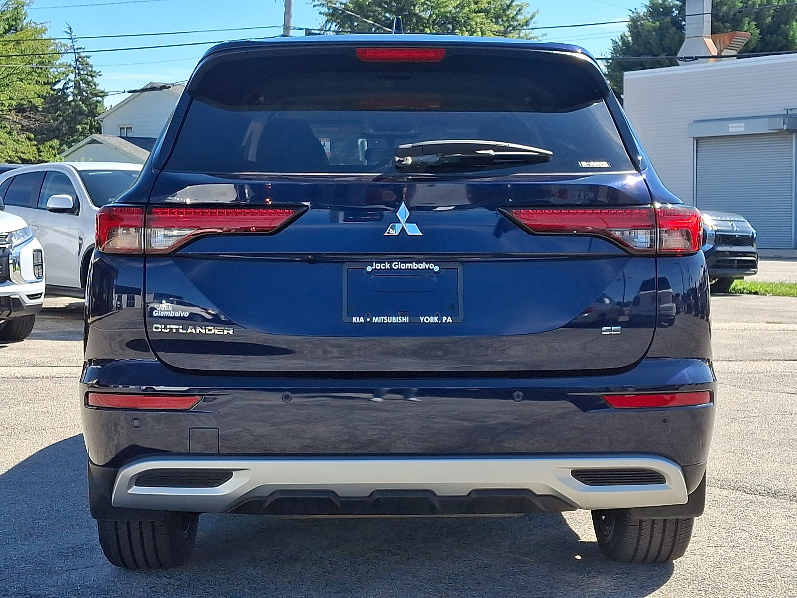 Used 2023 Mitsubishi Outlander SE AWD/4WD image 5