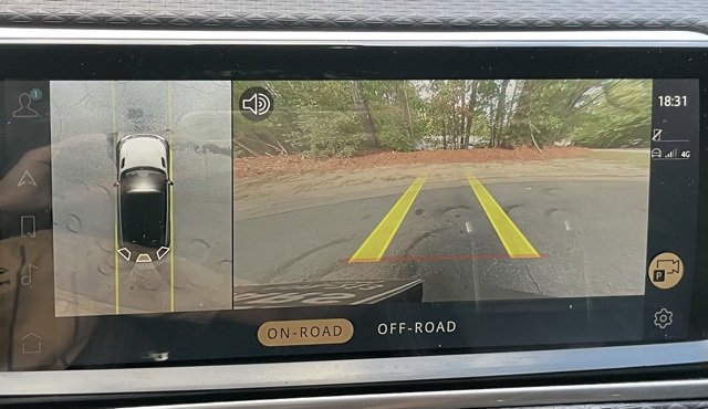 Used 2021 Land Rover Range Rover Velar R-Dynamic S image 24