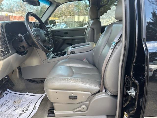 Used 2005 Chevrolet Avalanche Z71 w/ Sun And Sound Package image 16