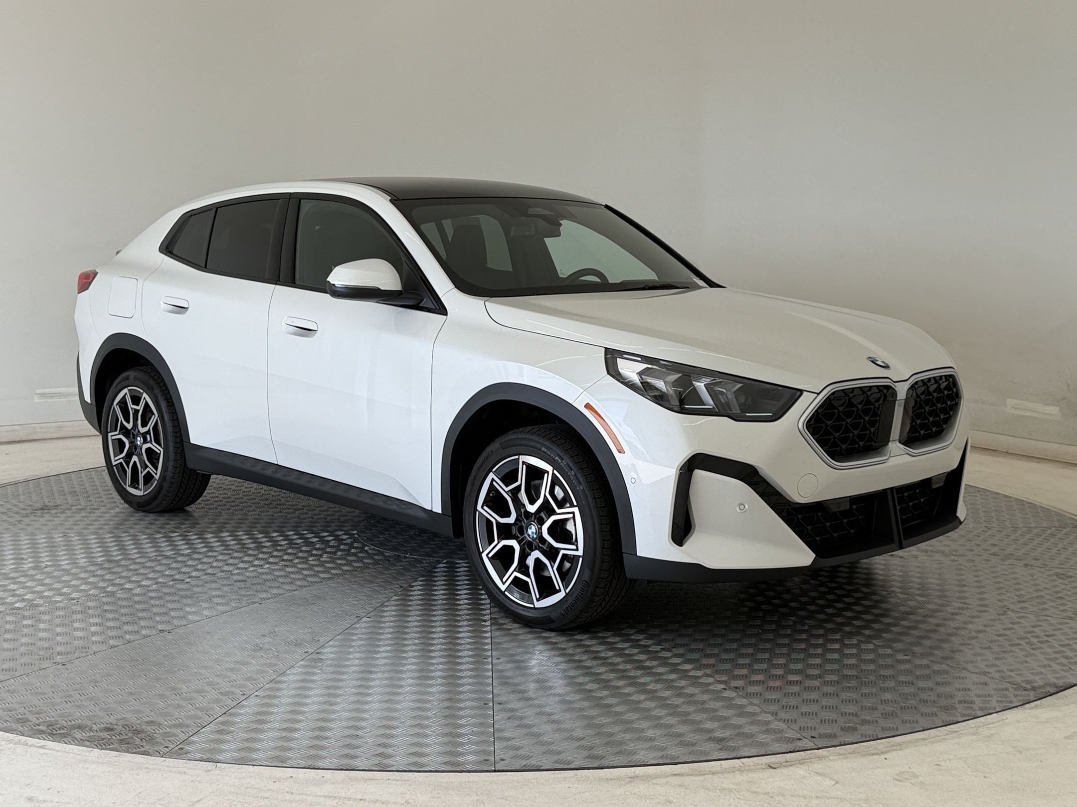 Used 2026 BMW X2 xDrive28i w/ Technology Package AWD/4WD image 7