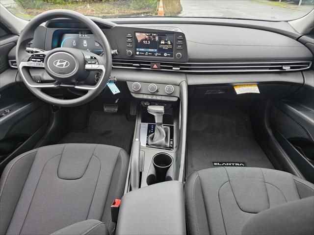 New 2026 Hyundai Elantra SE FWD image 15