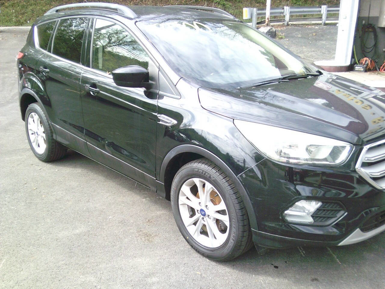 Used 2018 Ford Escape SE image 3